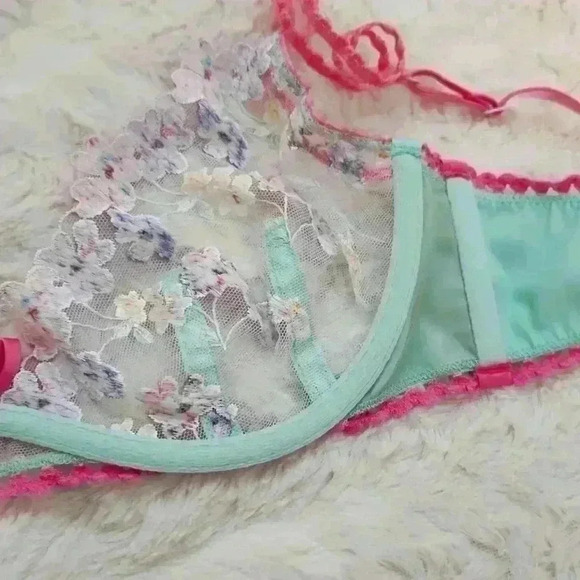 Pansy Bouquet Bra - Picture 7 of 8